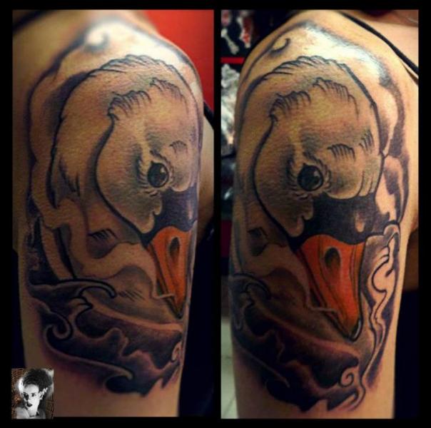 Shoulder Realistic Goose Tattoo by Morbida Tattoo