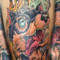 Fantasie Bein Hund tattoo von Levy Hilton