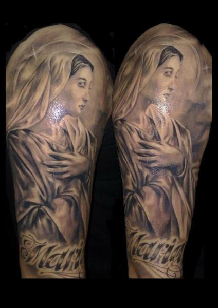 Tatuaje Hombro Religioso por Delirium Tattoo