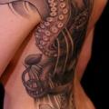 Schulter Seite Japanische Oktopus tattoo von Yellow Blaze Tattoo