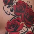 tatuaje Realista Flor Lado por Heidi Hay Tattoo