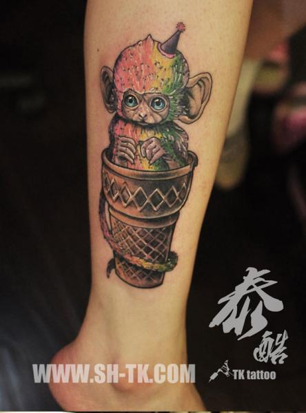 Tatouage Fantaisie Jambe Personnage Glace par SH TH