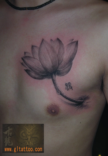 Tatuaggio Realistici Petto Fiore 3d di GL Tattoo
