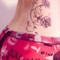 Blumen Seite tattoo von GZ Tattoo