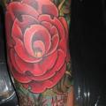 Arm Blumen Rose tattoo von Elektrisk Tatovering