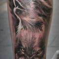 Realistic Leg Wolf Moon tattoo by Elektrisk Tatovering