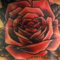 Old School Blumen Nacken Rose tattoo von Elektrisk Tatovering