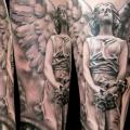 tatuaggio Braccio Occhio Angeli di Attitude Tattoo Studio