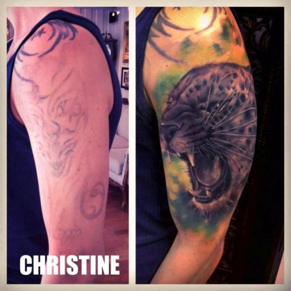 Tatuaggio Braccio Realistici Pantera di Attitude Tattoo Studio