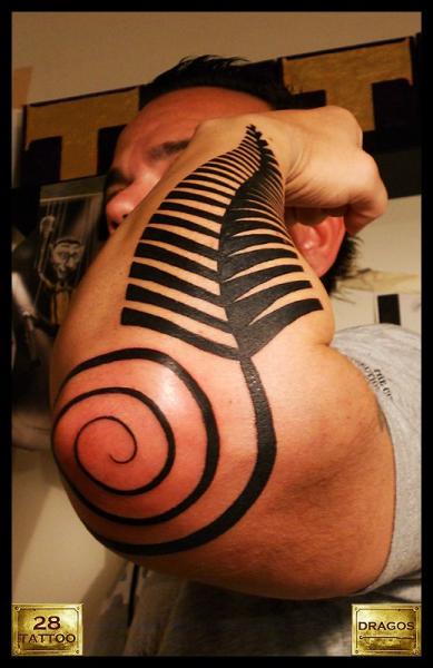 Arm Tribal Tattoo von 28 Tattoo