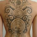 Rücken Tribal tattoo von Popeye Tattoo