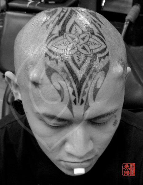 Tatouage Tribal Tête par Ink Tank