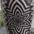 tatuaggio Polpaccio Astratto di Mahakala Tattoo