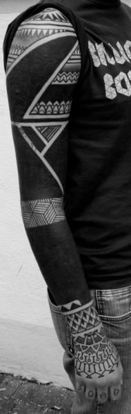 Tatuaggio Tribali Manica di Mahakala Tattoo