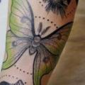 tatuaje Brazo Mariposa por Jessica Mach