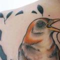 Schulter Realistische Vogel tattoo von Jessica Mach
