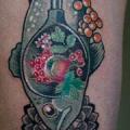 Fantasie Oberschenkel Fisch tattoo von Jessica Mach