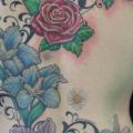 tatuaje Realista Espalda Flores por Blue Lotus