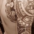tatuagem Ombro Braço Tribais Maori por Giahi