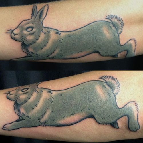 Tatuaggio Braccio Coniglio di Q Tattoo