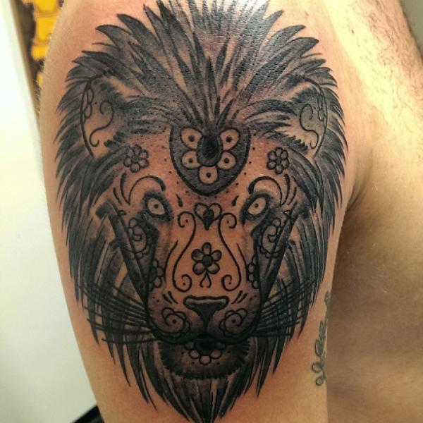 Shoulder Lion Tattoo by Q Tattoo