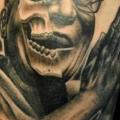 Schulter Porträt tattoo von Q Tattoo