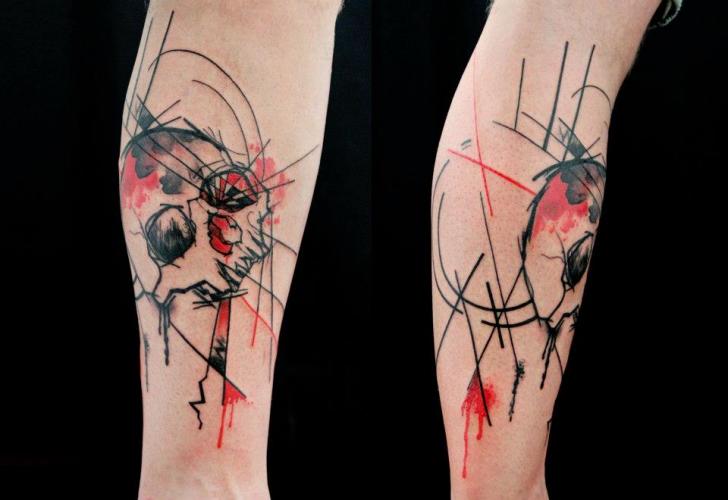Tatuaje Brazo Cráneo Trash Polka por Skin Deep Art
