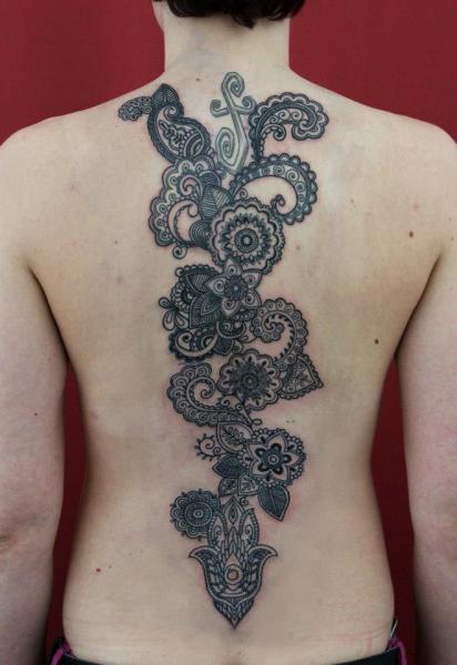 Tatuaggio Schiena Astratto di Skin Deep Art