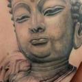 tatuaje Buda Espalda Religioso por Skin Deep Art