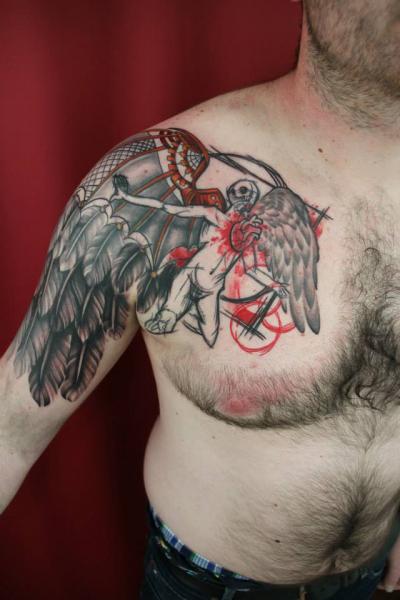 Tatuaggio Fantasy Petto Ali di Skin Deep Art
