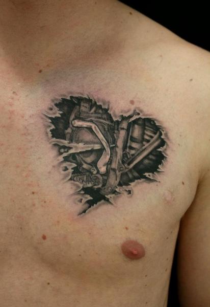 Tatuaje Fantasy Pecho Corazon por Skin Deep Art