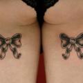 tatuaje Pierna Cinta por Skin Deep Art