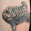 Fantasie Oberschenkel Fisch tattoo von Skin Deep Art