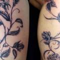 Realistische Bein Blumen tattoo von Morbid Art Tattoo
