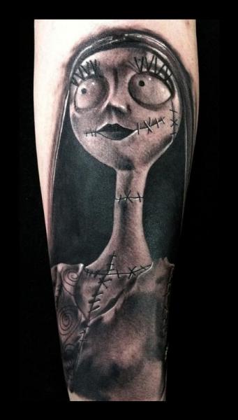 Tatuaje Brazo Fantasy Tim Burton Marioneta por Art Junkies Tattoos