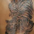 tatuaje Realista Espalda Tigre por 1969 Tattoo