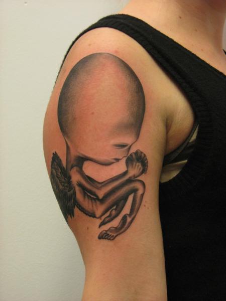 Shoulder Alien Tattoo by 1969 Tattoo