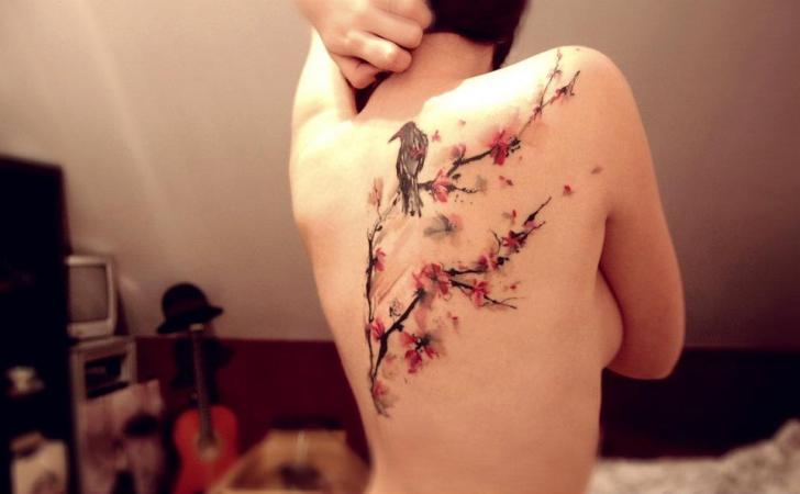 Tatuaggio Fiore Schiena Ciliegie Uccello di Ondrash Tattoo