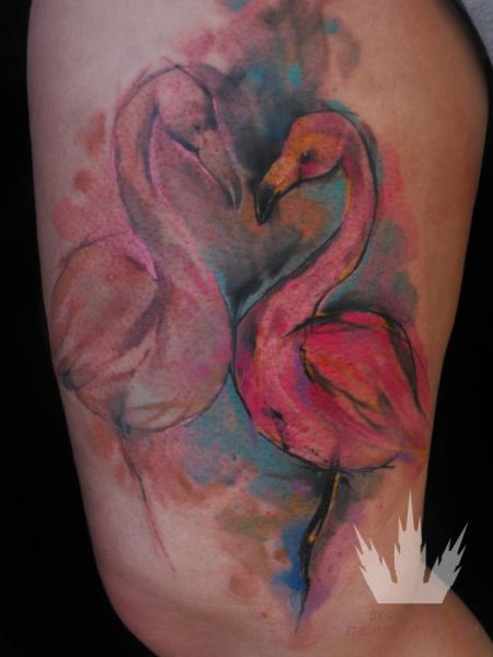 Tatouage Flamand Rose Cuisse par Ondrash Tattoo