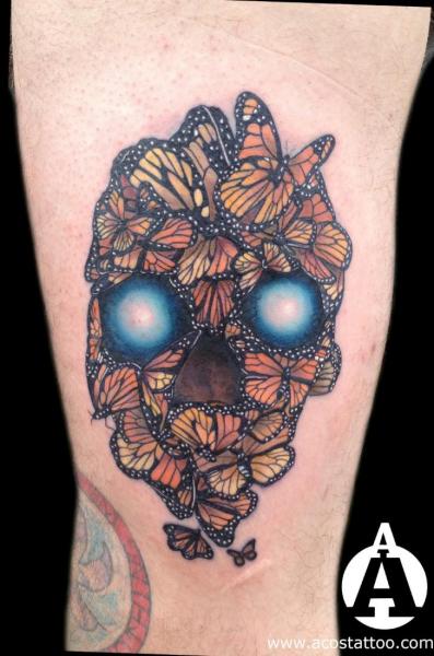 Arm Totenkopf Schmetterling Tattoo von Andres Acosta