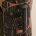 Schulter Arm Biomechanisch Getriebe tattoo von Piranha Tattoo Supplies