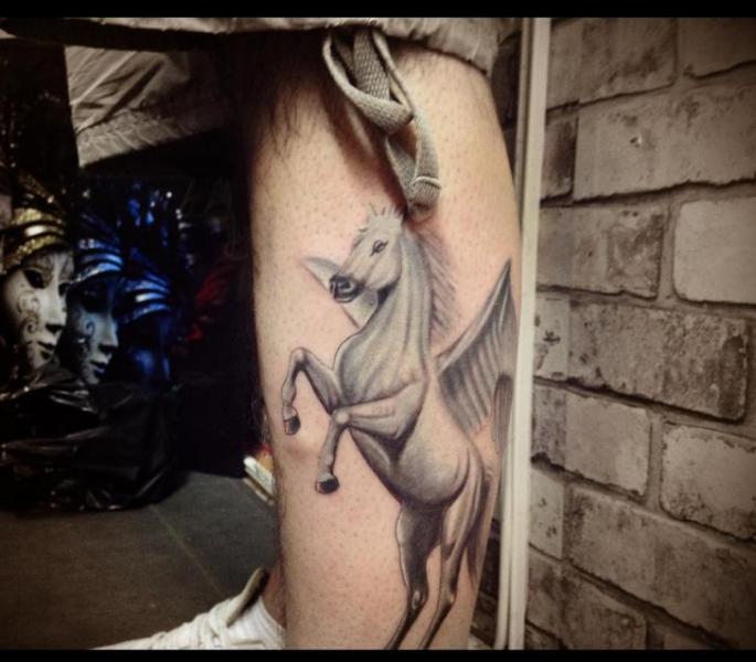 Tatuaż Fantasy Łydka Jednorożec przez Resul Odabaş