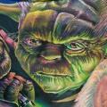 tatuaje Brazo Fantasy Yoda por Cecil Porter