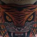 tatuaje New School Cuello Tigre por Nick Baldwin
