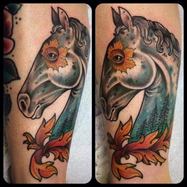 Tatuaggio Braccio Cavalli Foglia di Earth Gasper Tattoo