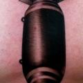 Realistische Brust Bombe tattoo von Transcend Tattoo