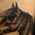 tatuaggio Cavalli Coscia di Transcend Tattoo