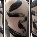 tatuaje Hombro Abstracto por Julia Rehme