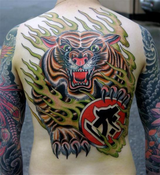 Tatuaggio New School Schiena Tigre di Rock of Age