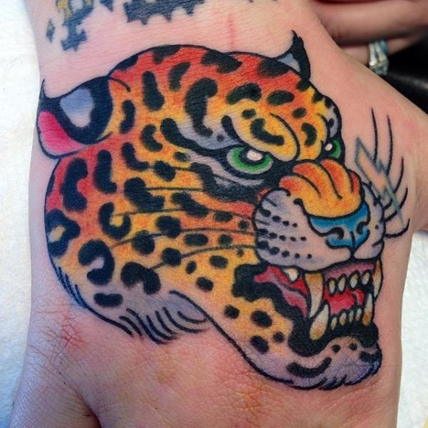 Tatuagem Mão Tigre por Rock of Age
